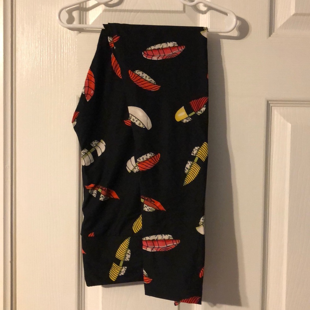 New never worn Lularoe OS sushi leggings